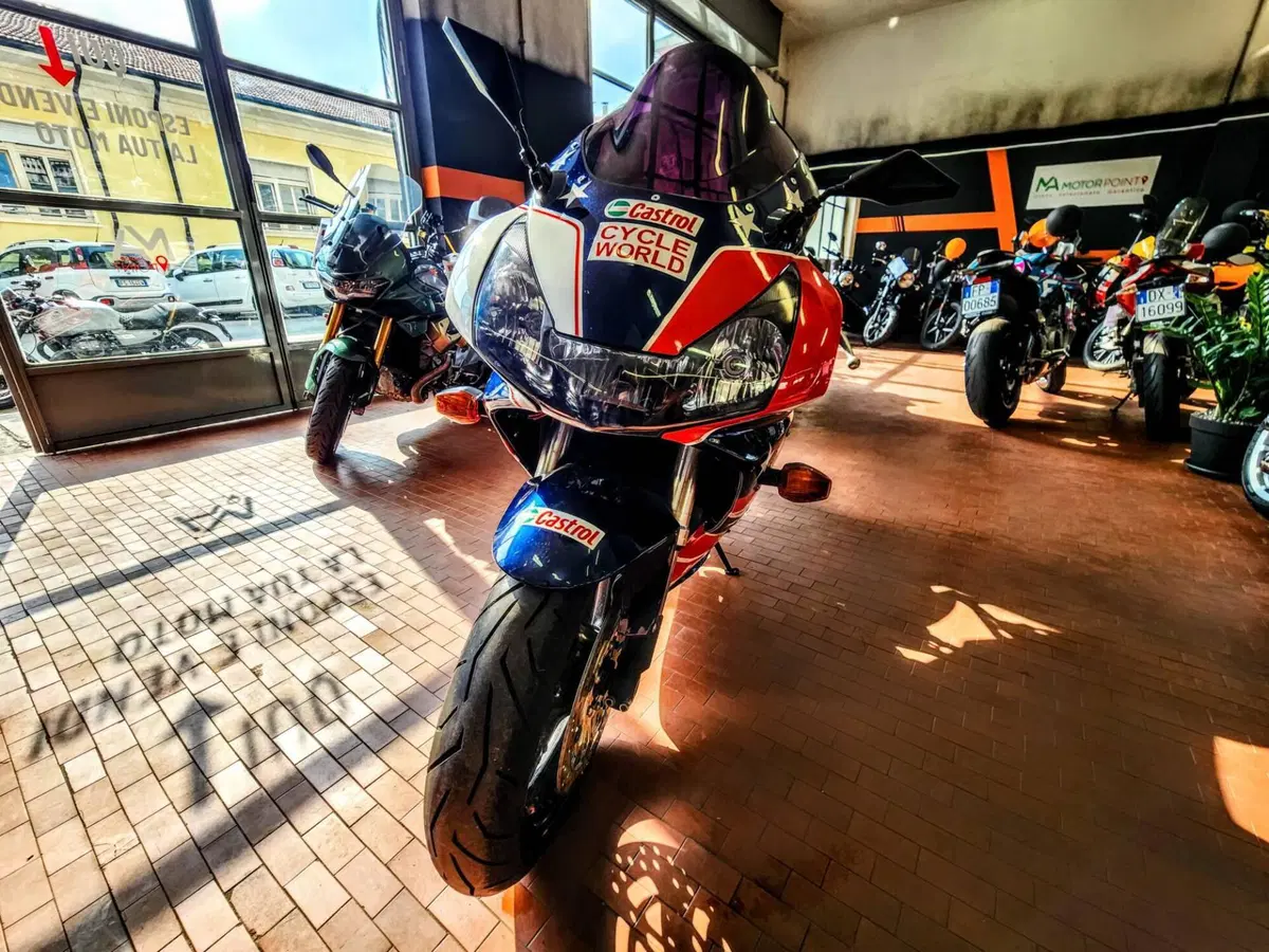 Honda CBR 900 RR Fireblade (2002 - 04) (3)