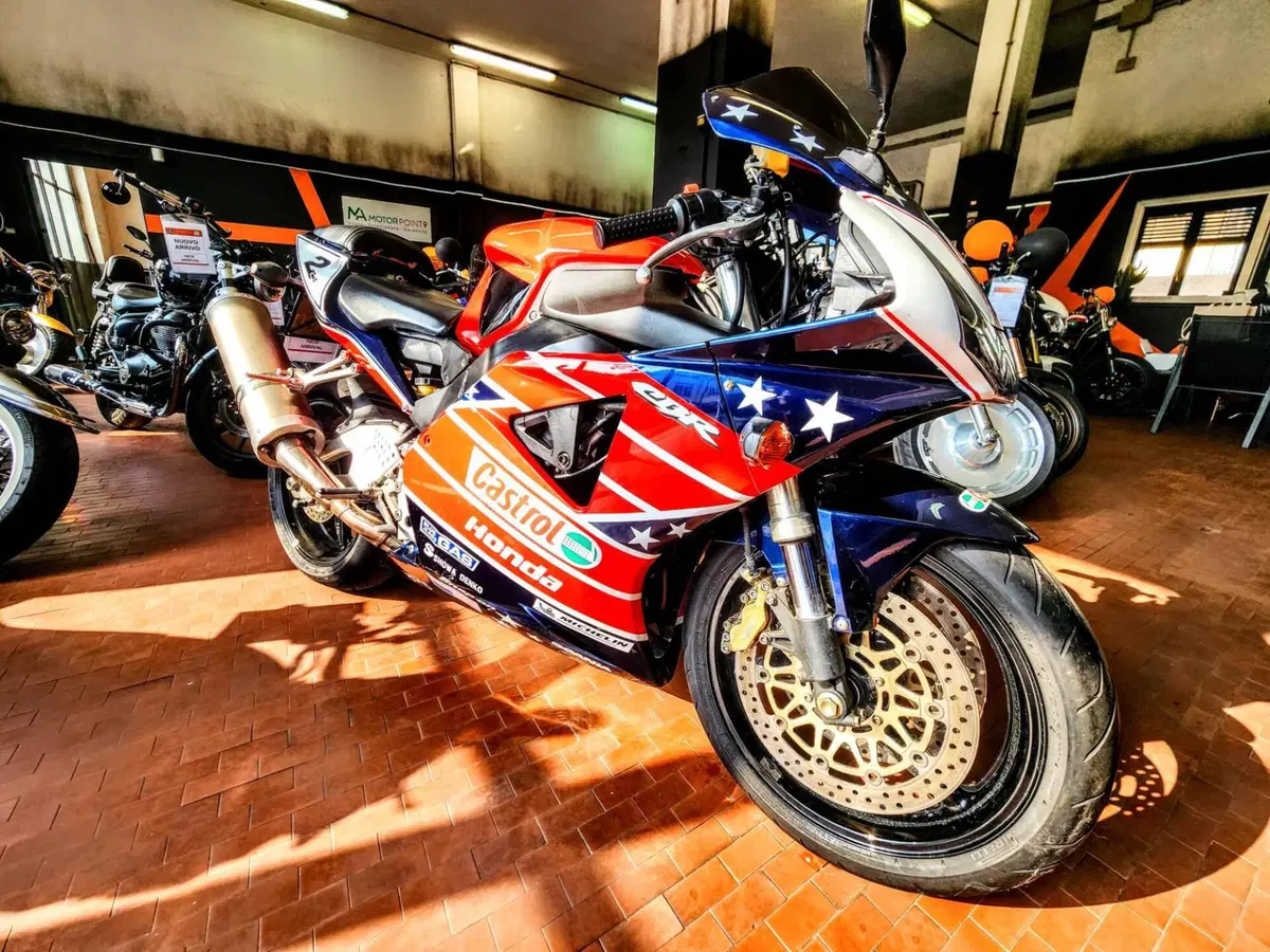 Honda CBR 900 RR Fireblade (2002 - 04) (5)