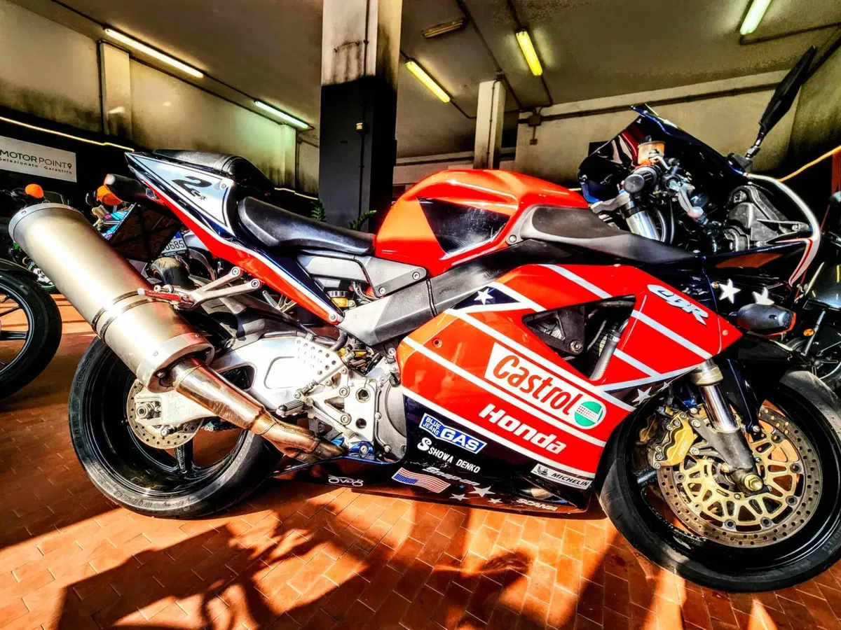 Honda CBR 900 RR Fireblade (2002 - 04) (7)