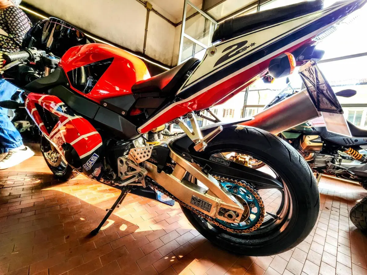 Honda CBR 900 RR Fireblade (2002 - 04) (10)