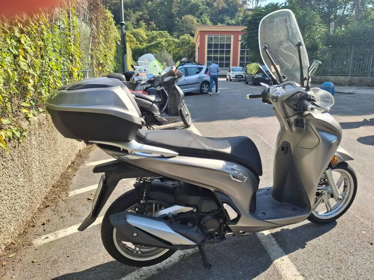 Honda SH 350 (2021 - 24) (3)