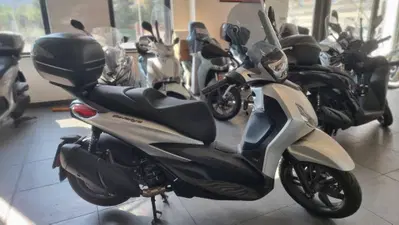 Piaggio Beverly 300 ABS-ASR (2021 - 25) usata