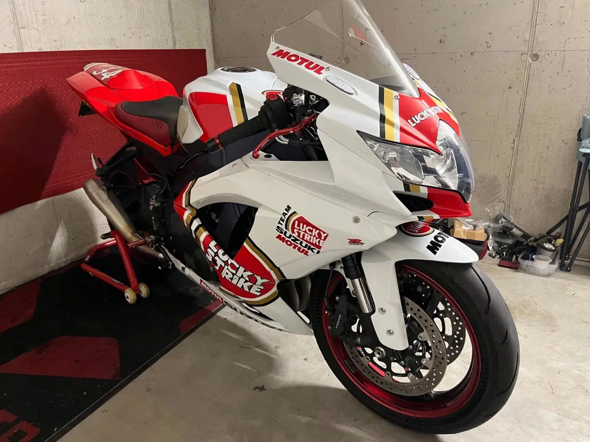 Suzuki GSX R 750 (2008 - 10) (5)