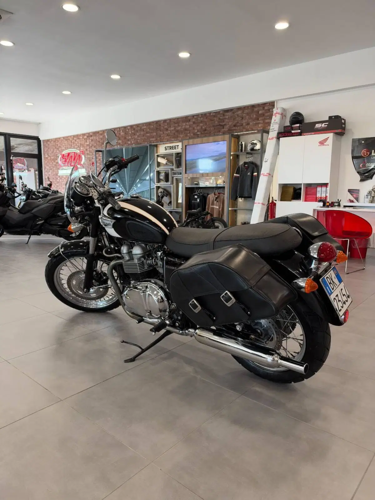 Triumph Bonneville T100 (2001 - 07) (4)
