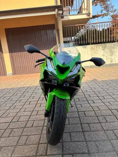 Kawasaki Ninja 636 ZX-6R (2024 - 27) usata