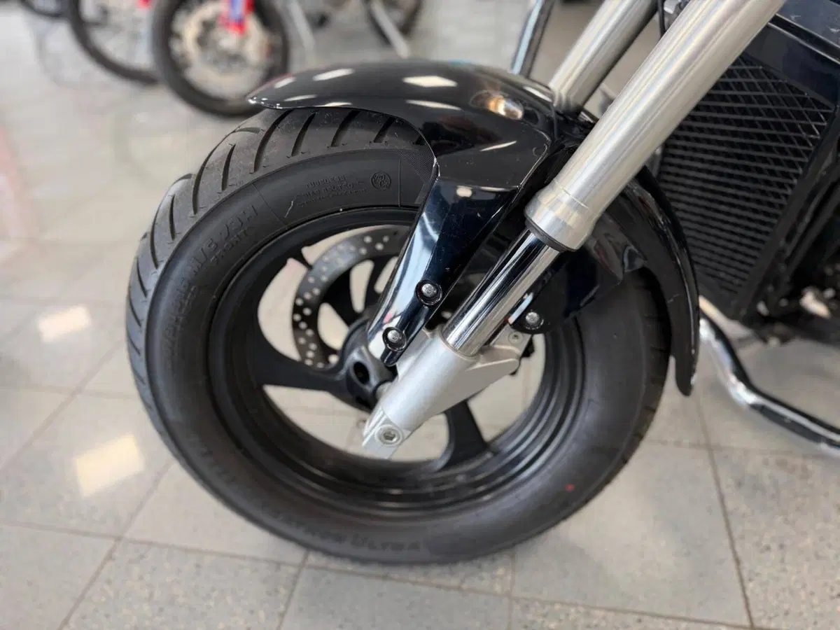 Suzuki Intruder 800 M (2009 - 17) (8)
