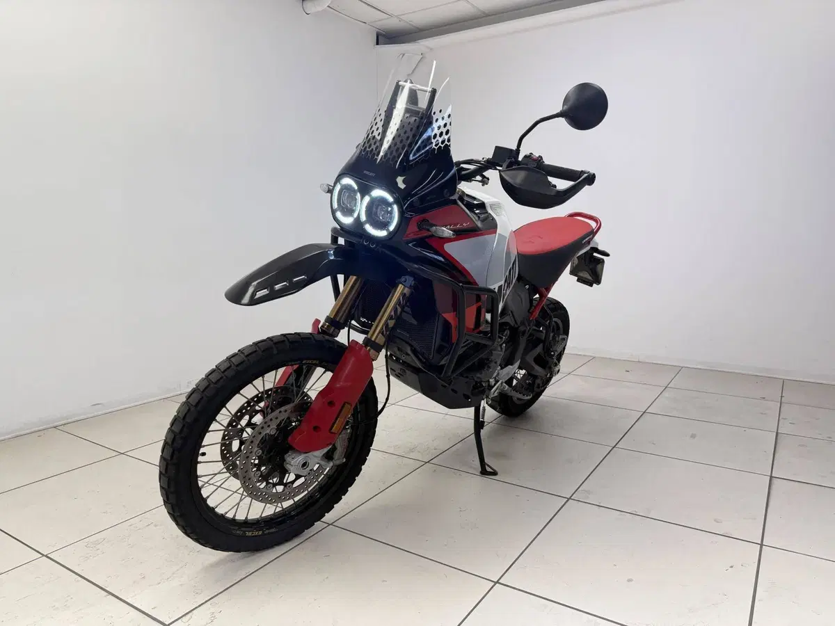 Ducati DesertX (2022 - 25) (4)