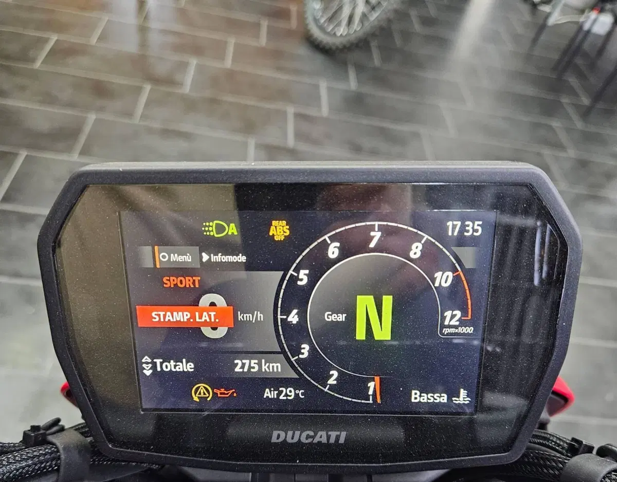 Ducati Hypermotard V2 SP (2026) (11)