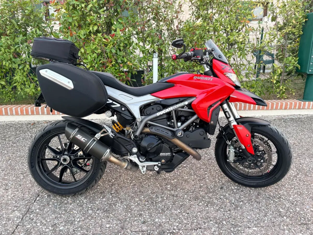 Ducati Hyperstrada 821 (2013 - 15) (2)