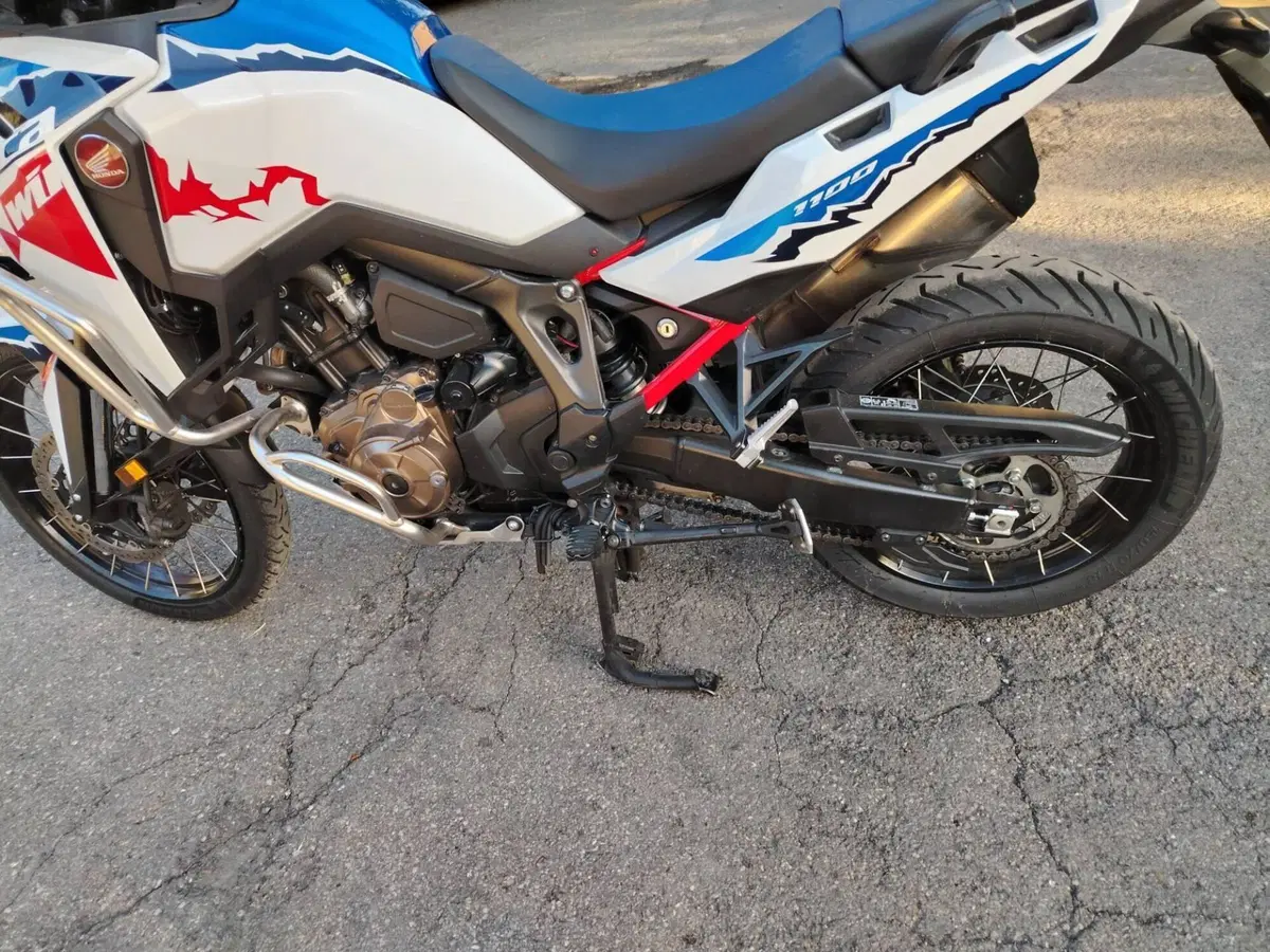 Honda Africa Twin CRF 1100L ES DCT (2024 - 26) (5)