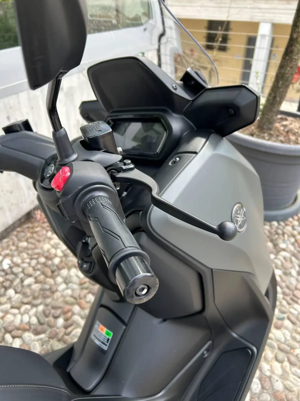 Yamaha X-Max 300 (2025 - 26) (3)