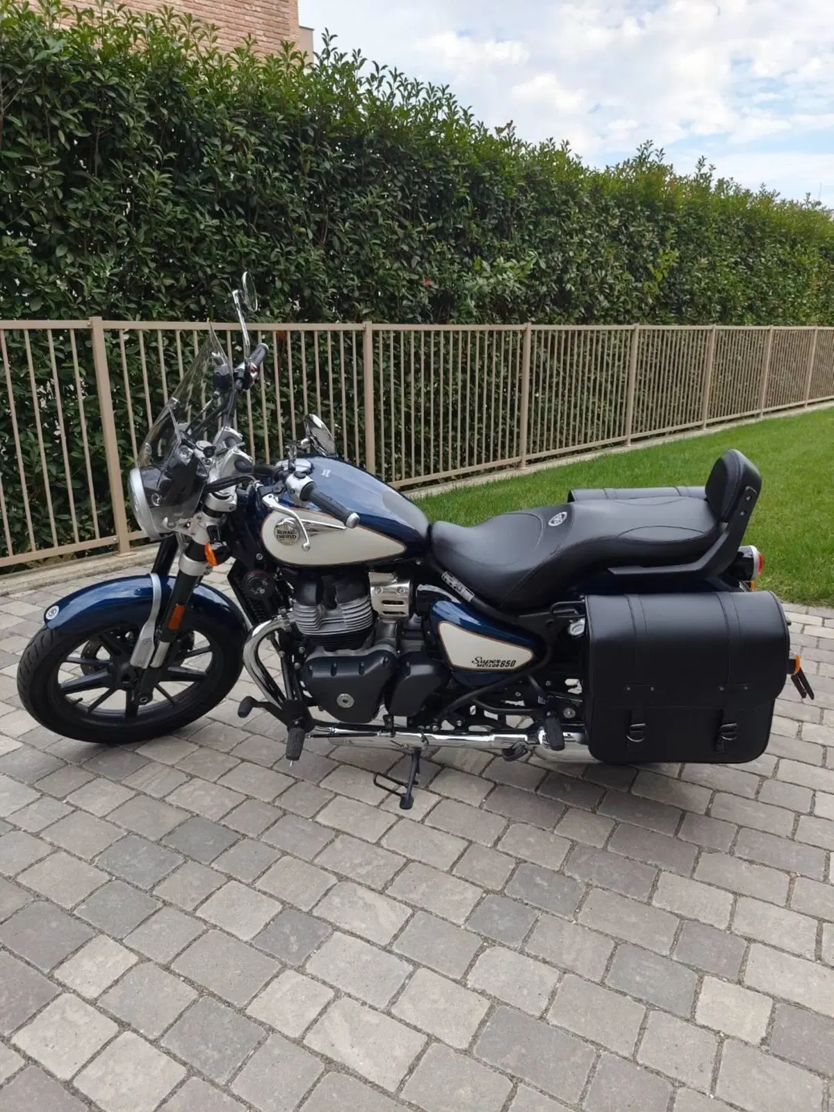 Royal Enfield Super Meteor 650 (2023 - 26) (5)