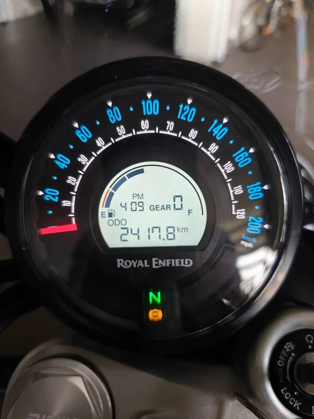 Royal Enfield Super Meteor 650 (2023 - 26) (7)