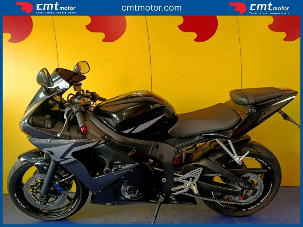 Yamaha YZF R6 (2005 - 06) (3)
