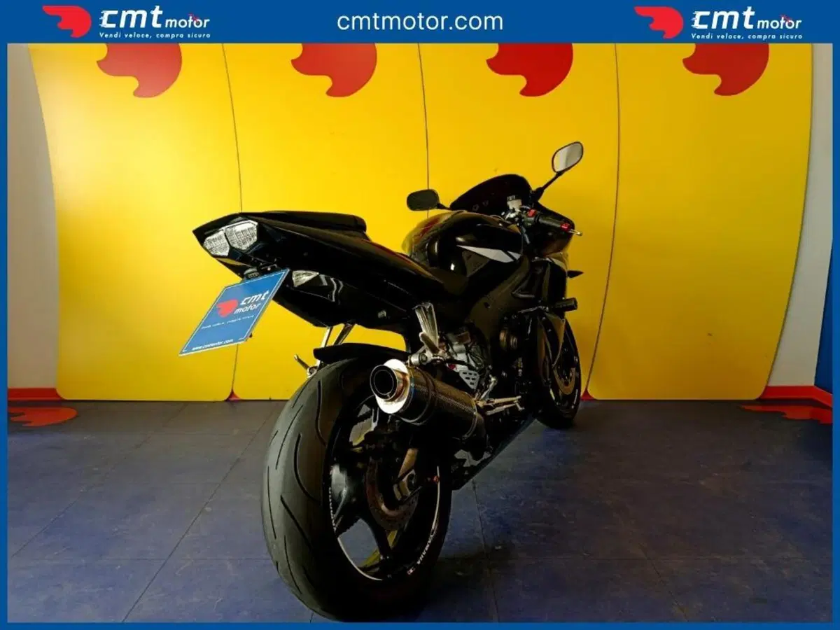 Yamaha YZF R6 (2005 - 06) (4)