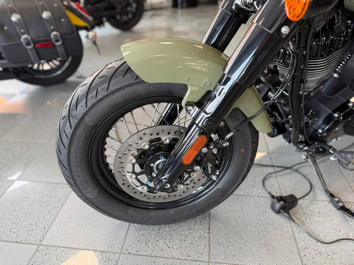 Indian Chief 1890 Bobber Dark Horse (2021 - 26) (7)