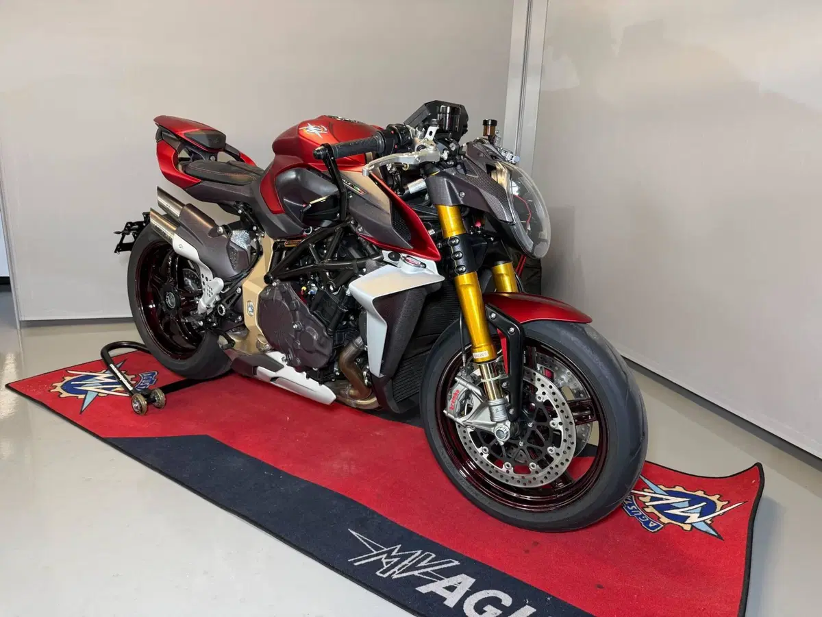 MV Agusta Brutale 1000 Serie Oro (2019 - 20) (3)