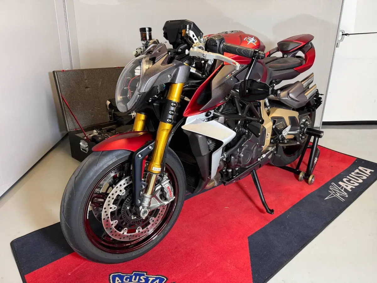 MV Agusta Brutale 1000 Serie Oro (2019 - 20) (9)