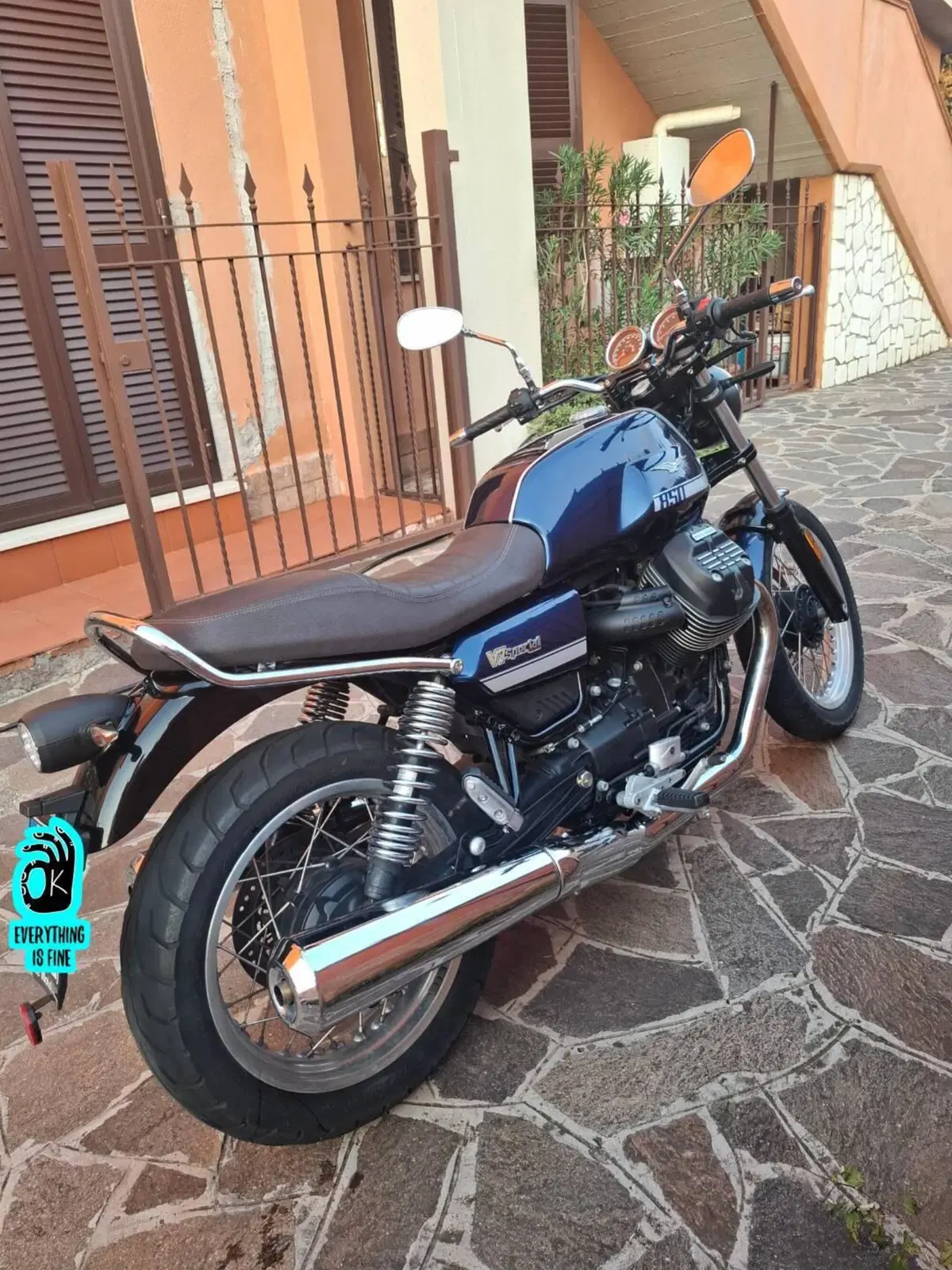 Moto Guzzi V7 Special (2021 - 24) (3)