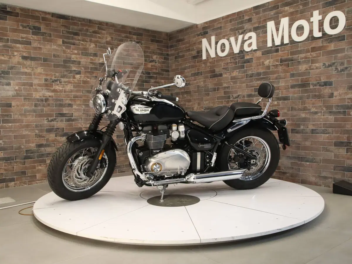 Triumph Bonneville T100 (2026) (2)