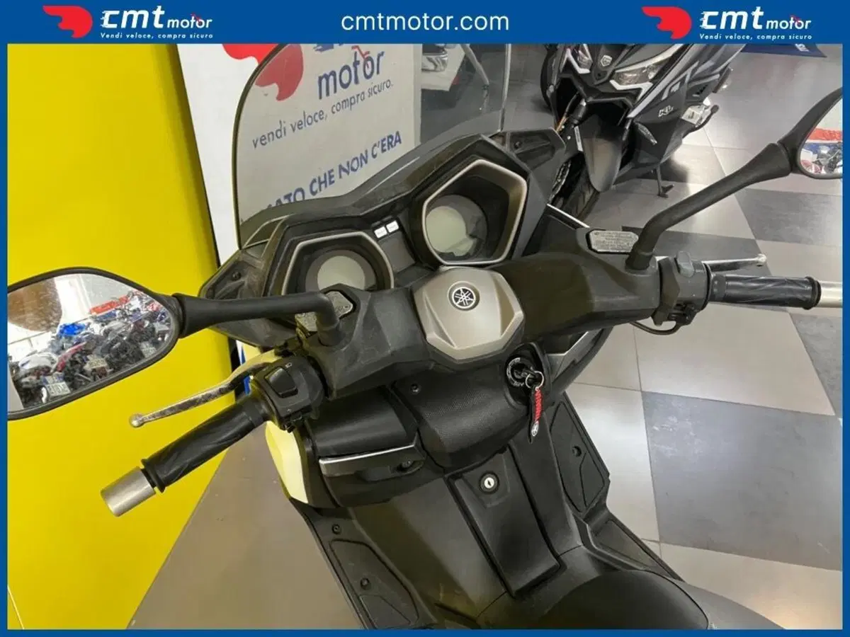 Yamaha X-Max 250 (2014 - 16) (6)