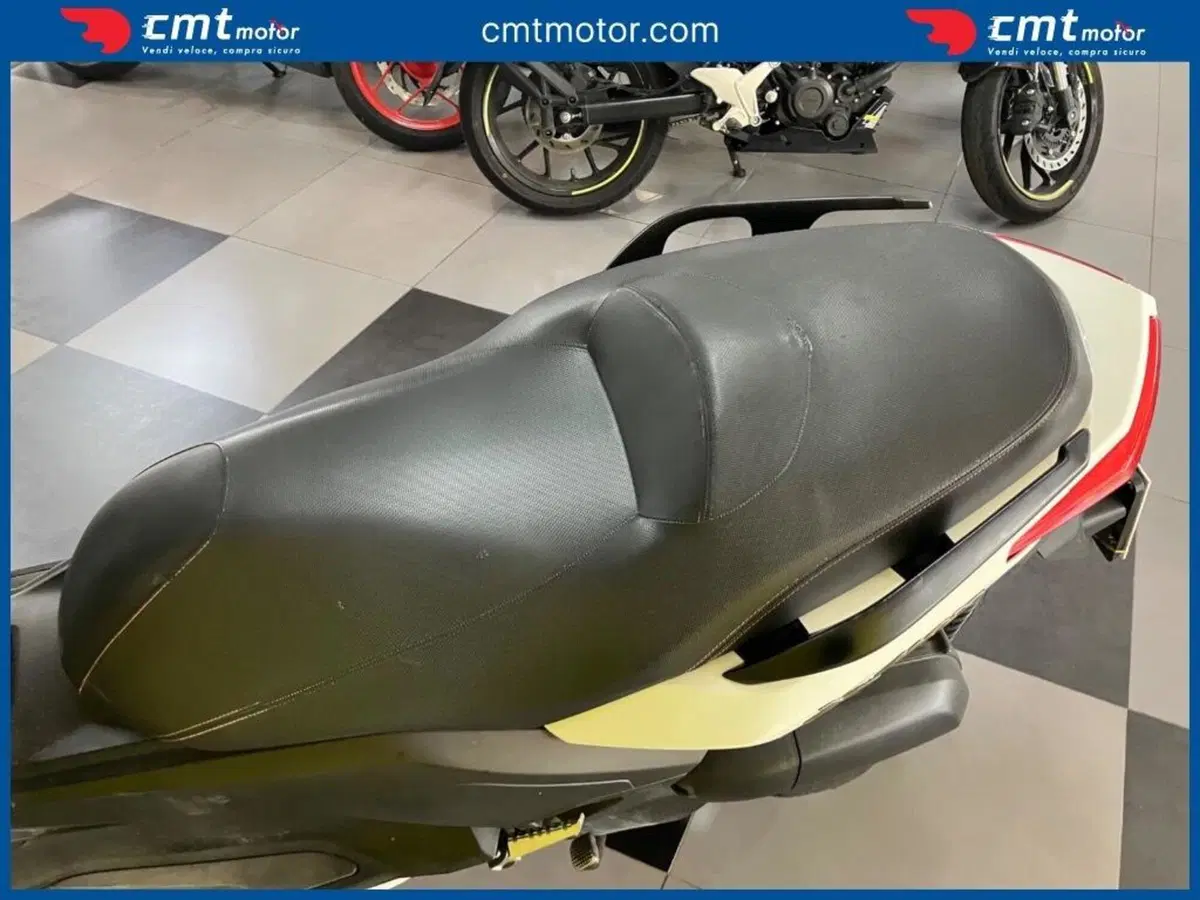 Yamaha X-Max 250 (2014 - 16) (7)