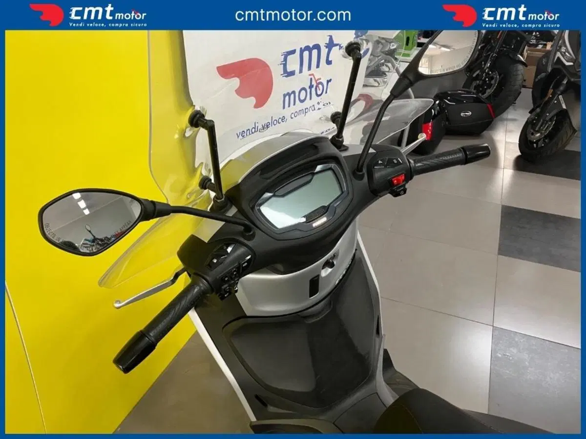 Piaggio Beverly 300 S (2021) (6)