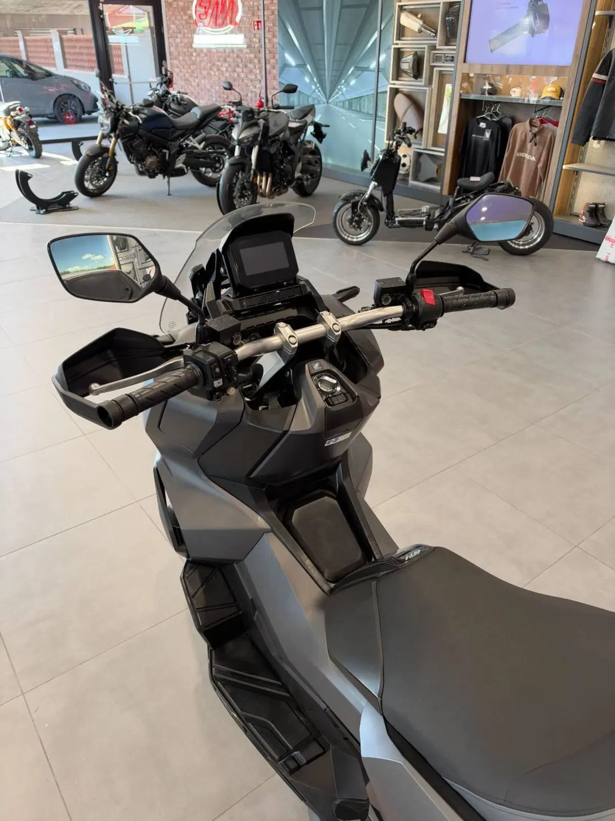 Honda ADV 350 (2022 - 24) (9)