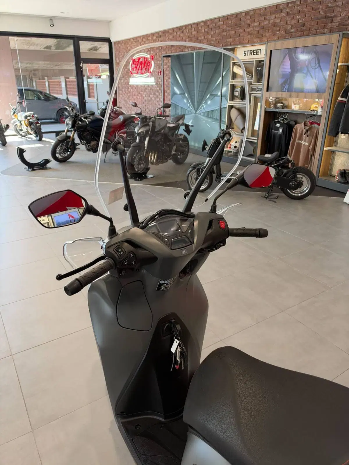 Honda SH 350i Sport (2025 - 26) (9)