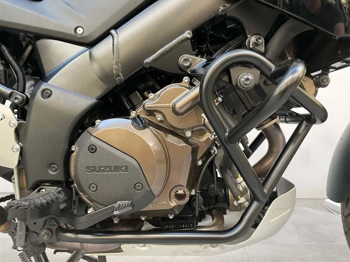Suzuki V-Strom 1050DE (2023 - 24) (9)