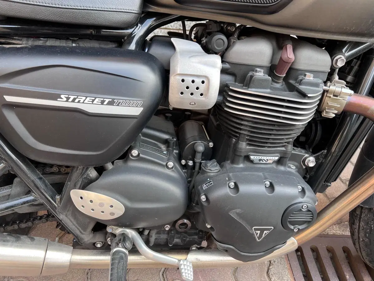Triumph Street Twin 900 (2019 - 20) (3)