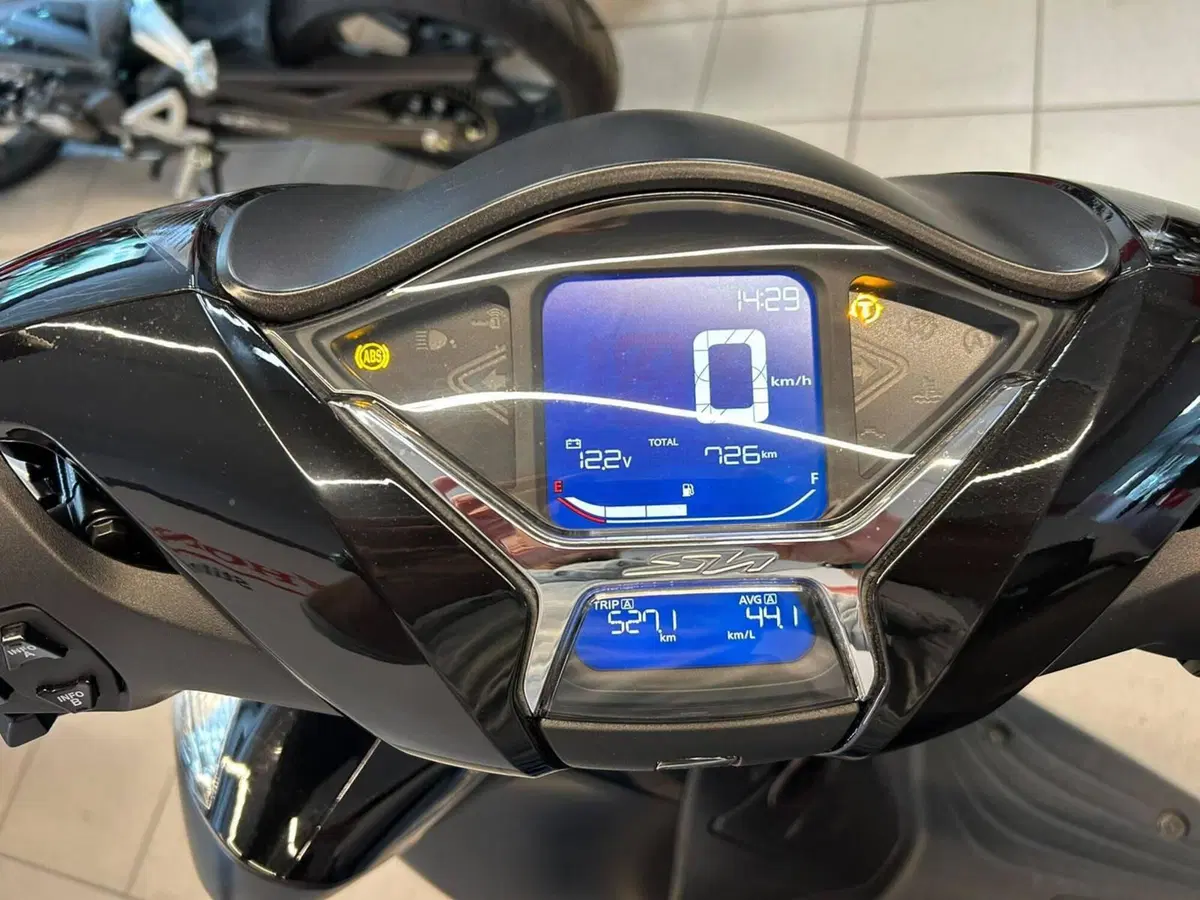 Honda SH 150i Sport (2024 - 25) (4)
