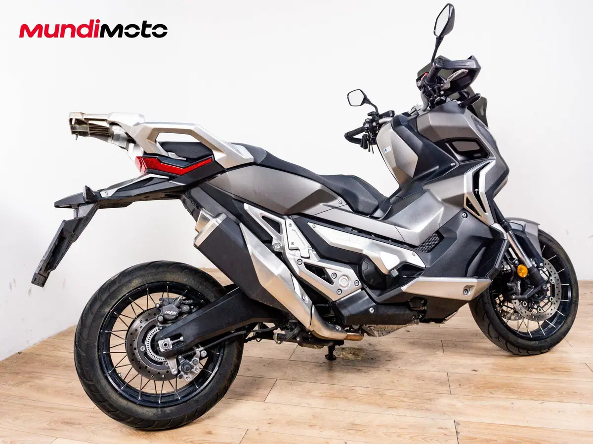 Honda X-ADV 750 (2017) (3)