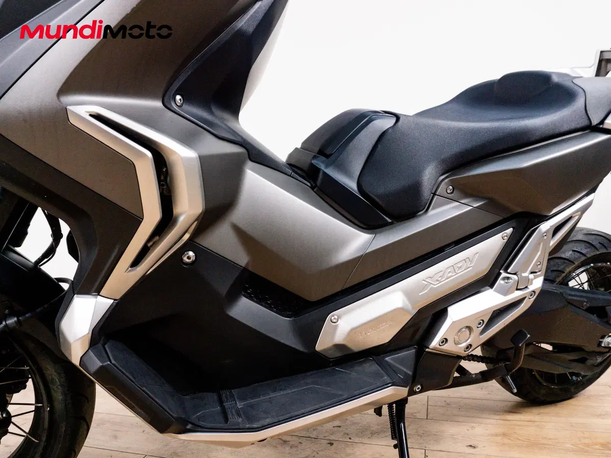 Honda X-ADV 750 (2017) (9)