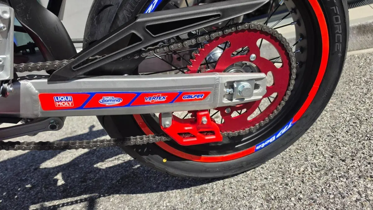 Betamotor RR 125 4T Motard R (2025 - 26) (3)