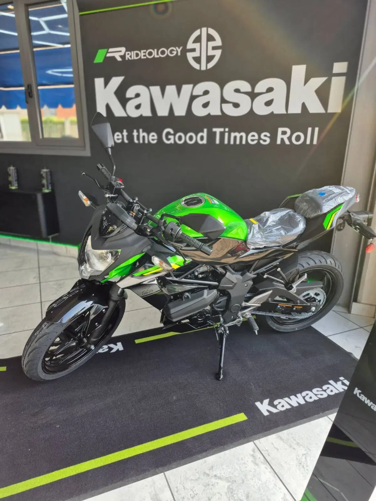 Kawasaki Z 125 (2025 - 27) (6)