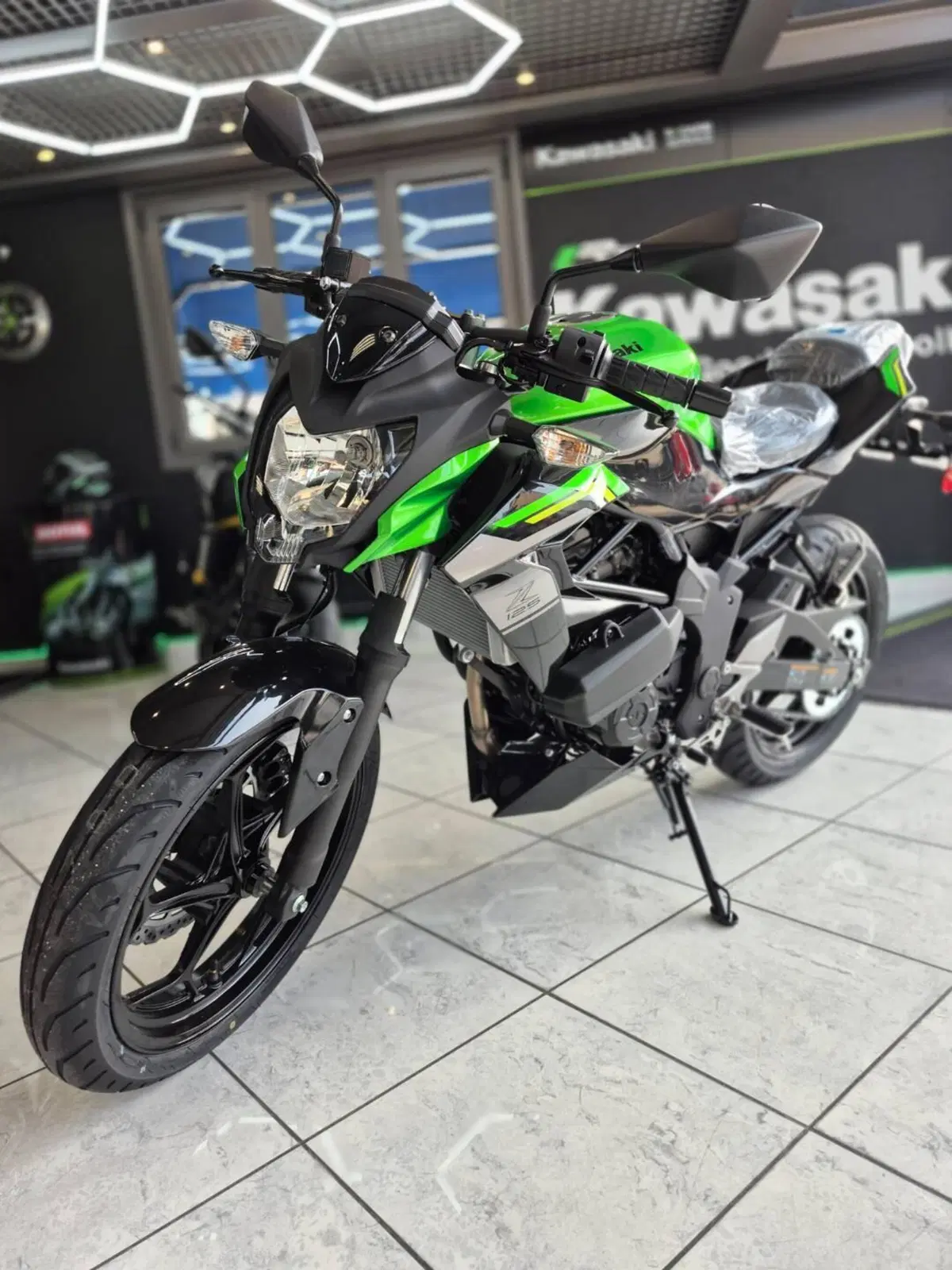 Kawasaki Z 125 (2025 - 27) (10)