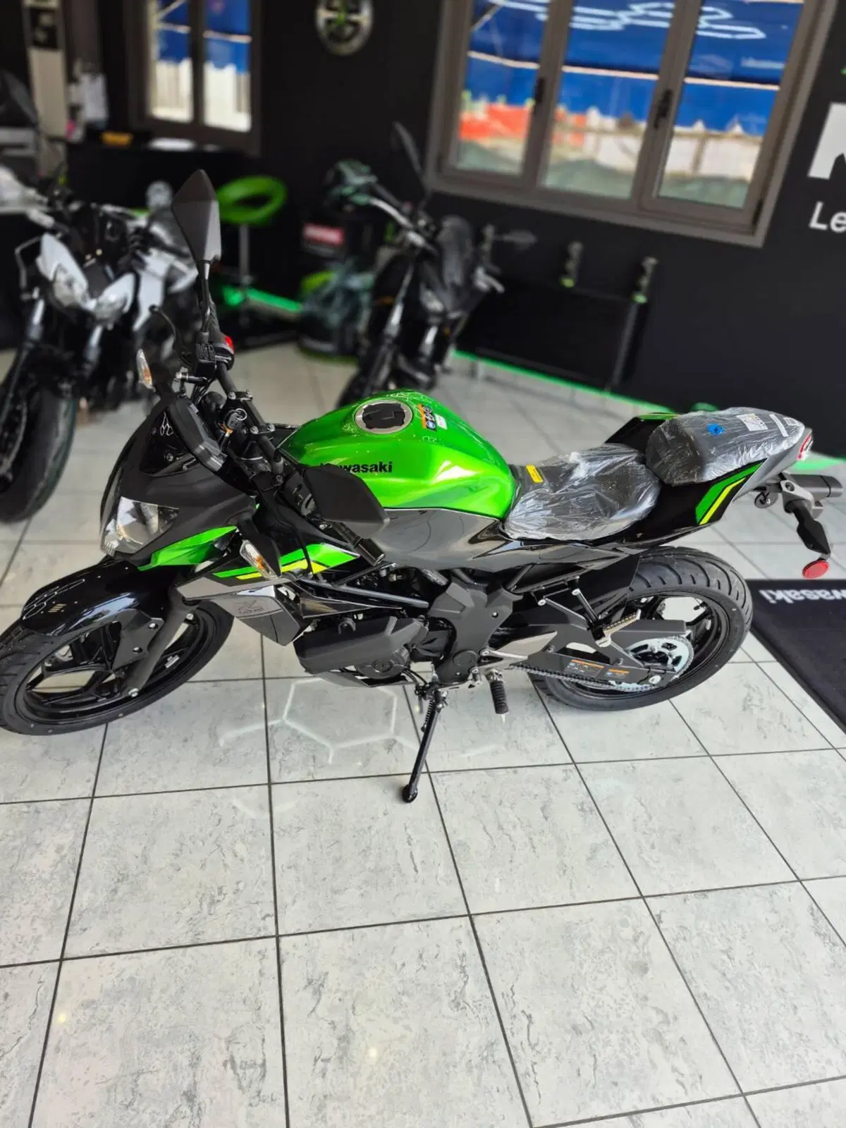 Kawasaki Z 125 (2025 - 27) (12)