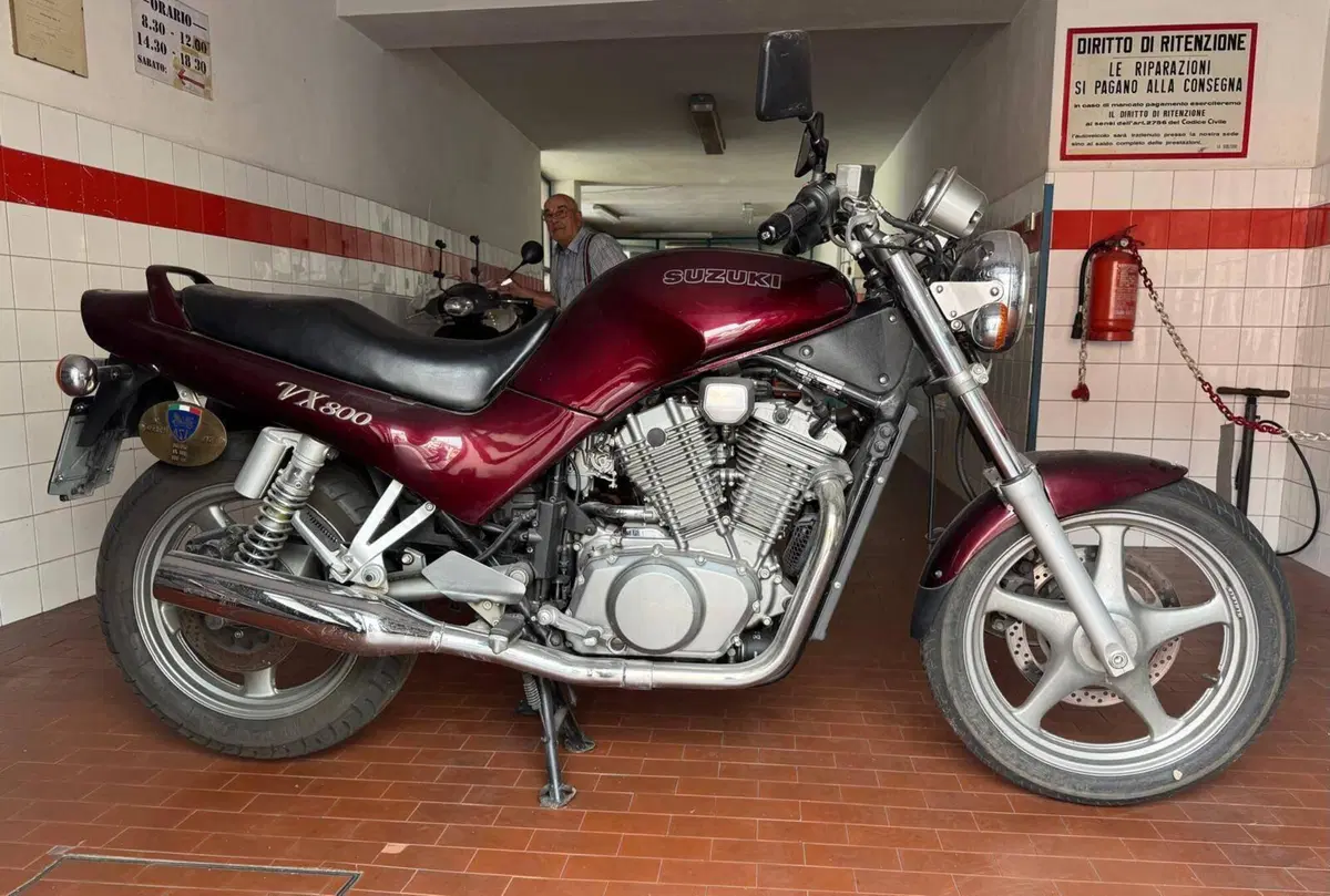 Suzuki VX 800 (2)