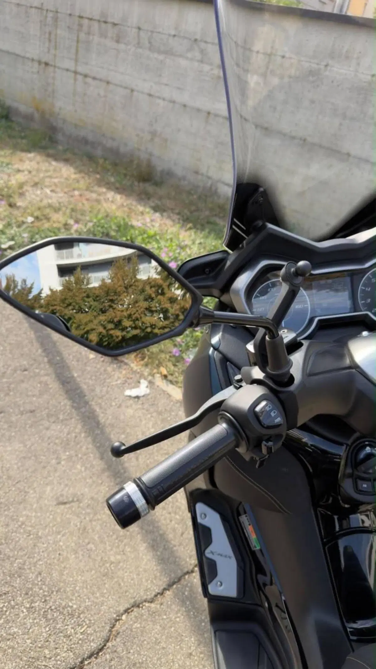 Yamaha X-Max 300 Tech Max (2021 - 24) (11)
