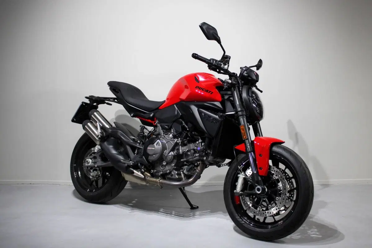 Ducati Monster 890 (2026) (2)