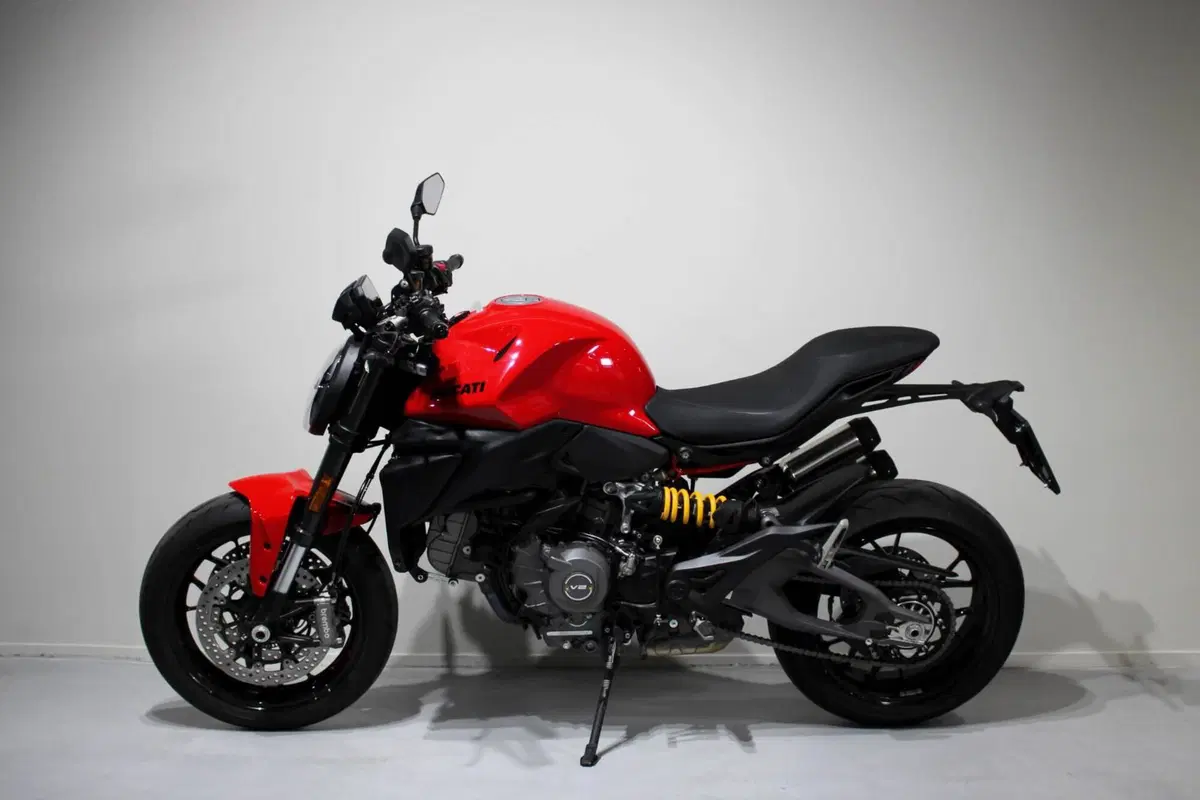 Ducati Monster 890 (2026) (4)