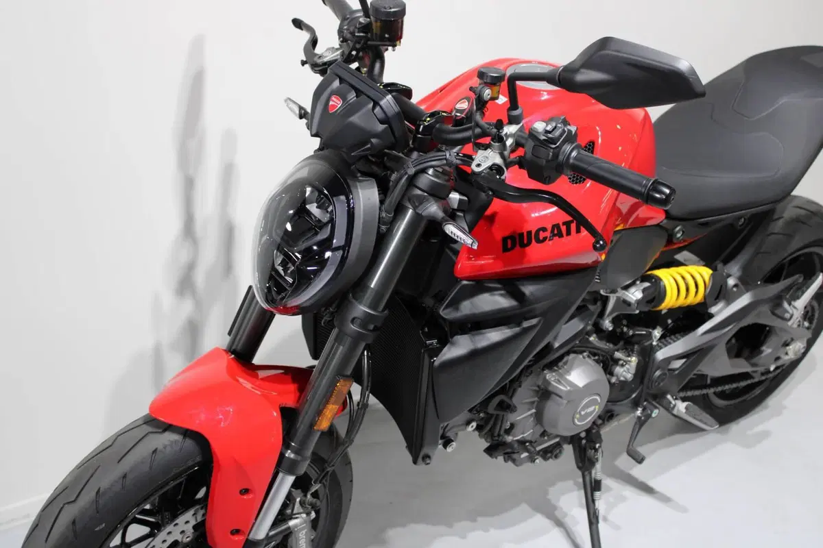 Ducati Monster 890 (2026) (8)