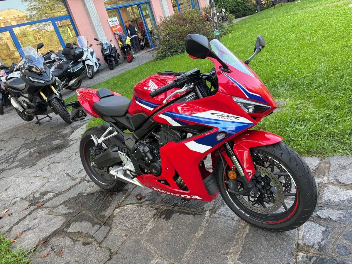 Honda CBR 650 R E-Clutch (2024 - 26) (4)
