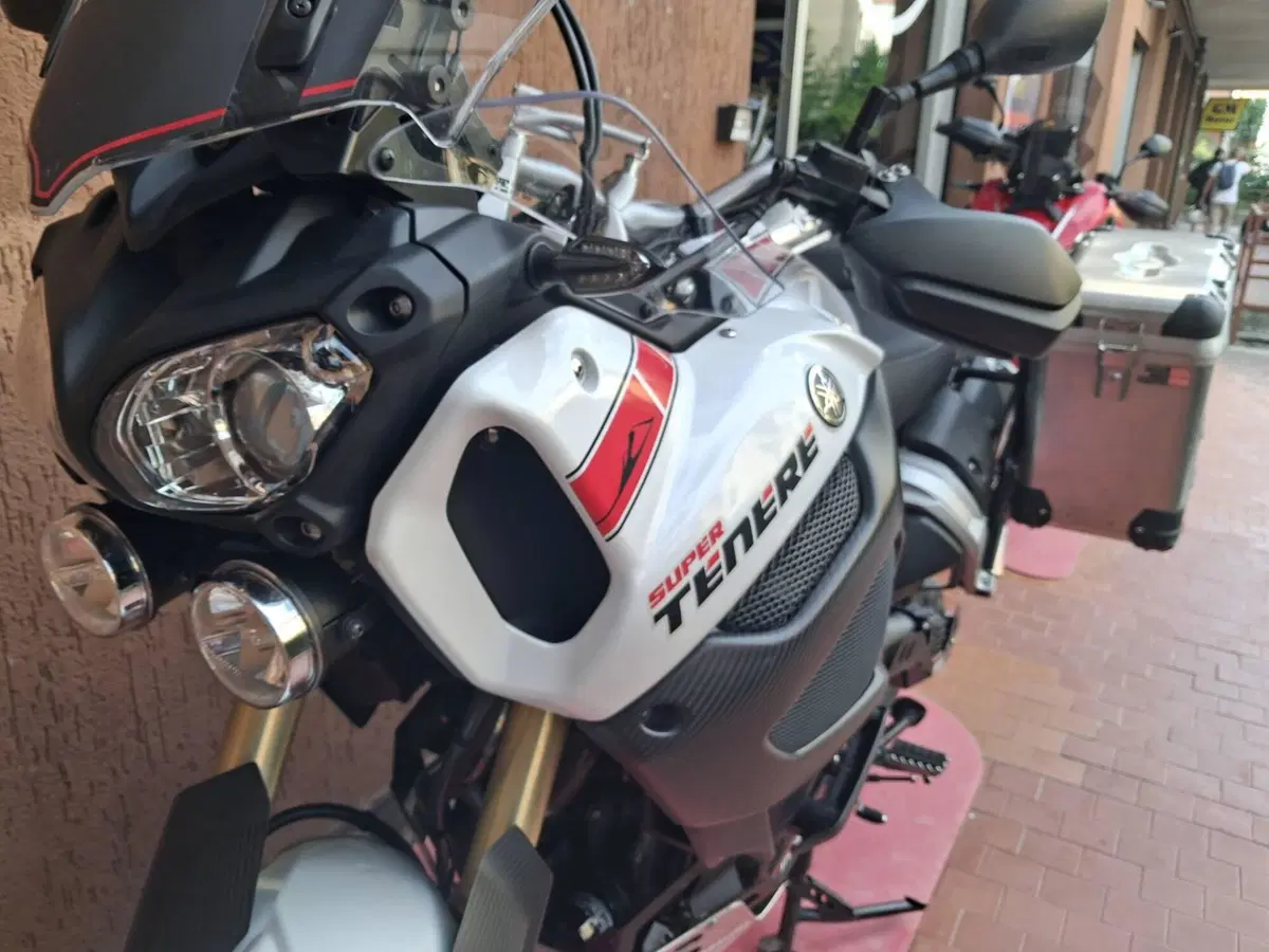 Yamaha XT1200Z Super Ténéré ABS (2010 - 15) (2)