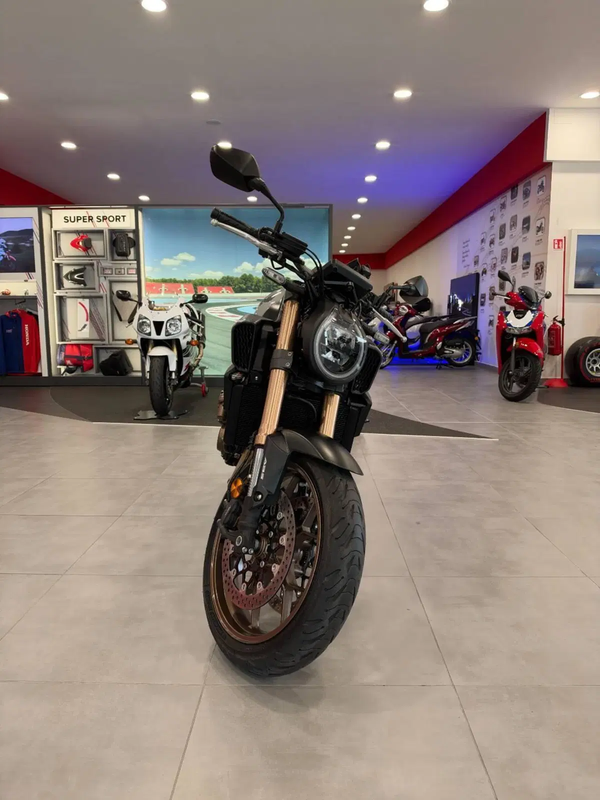 Honda CB 650 R E-Clutch (2024 - 26) (5)