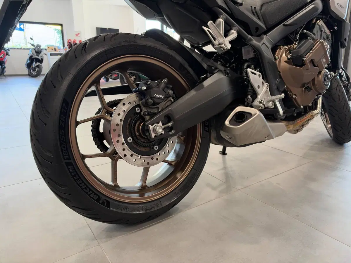 Honda CB 650 R E-Clutch (2024 - 26) (14)
