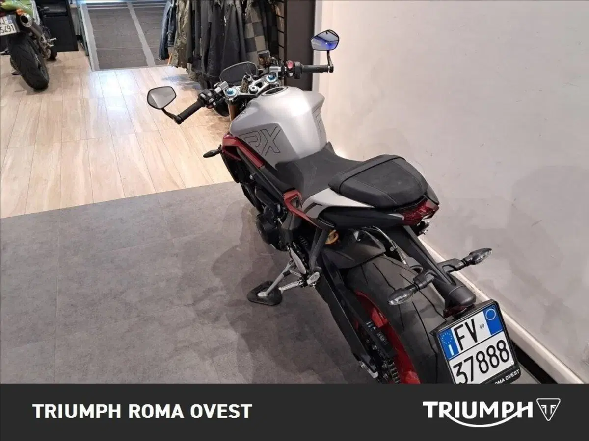 Triumph Street Triple 765 RX (2026) (3)