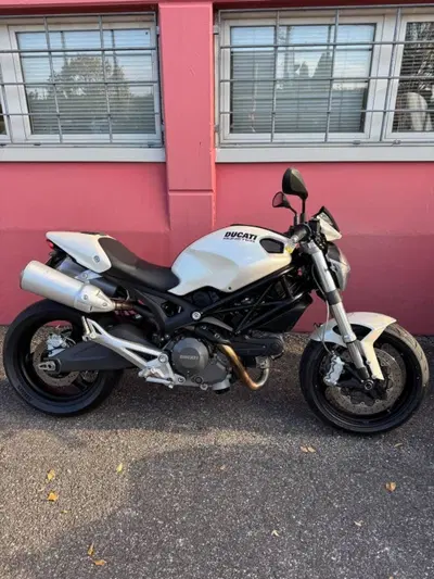 Ducati Monster 696 Plus (2007 - 14) usata