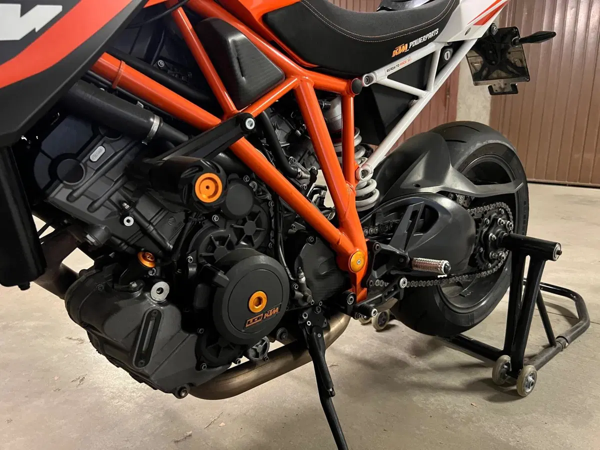 KTM 1290 Super Duke R ABS (2014 - 16) (4)